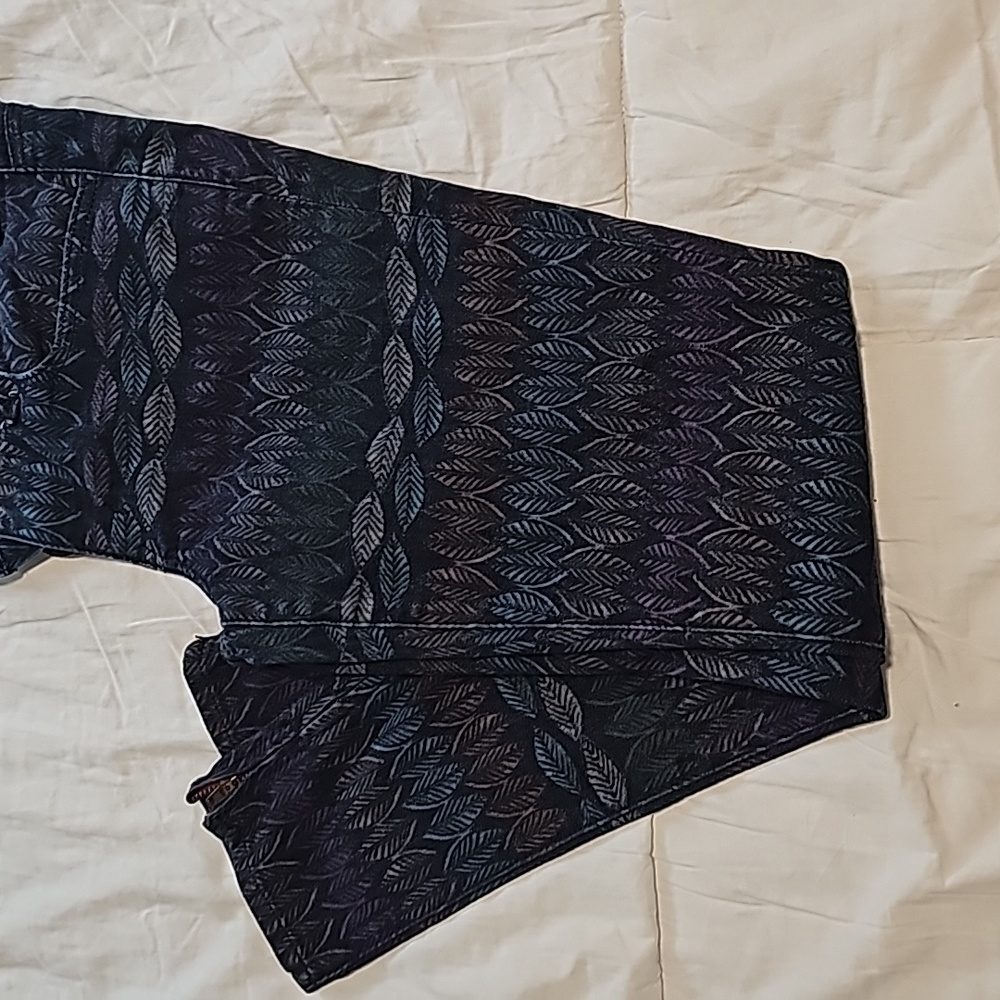 American eagle skinny jeans with fall leaf pattern